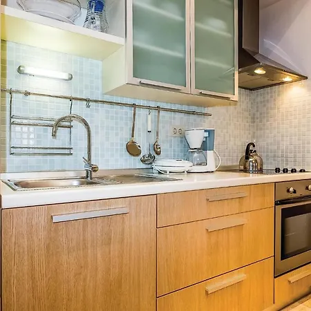 Apartment Awesome In With 2 Bedrooms, Wifi And Swimming Pool *