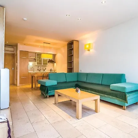 Awesome In With 2 Bedrooms, Wifi And Swimming Pool