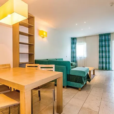 Apartment Awesome In With 2 Bedrooms, Wifi And Swimming Pool *