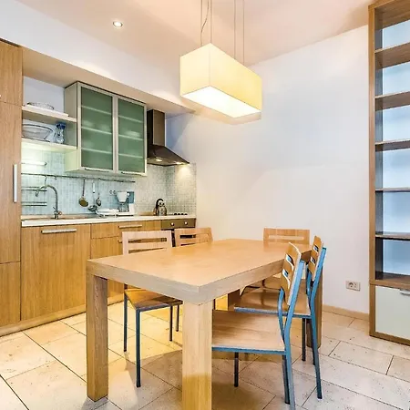 Awesome In With 2 Bedrooms, Wifi And Swimming Pool Apartment Novi Vinodolski