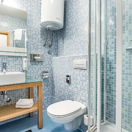 Apartment Awesome In With 2 Bedrooms, Wifi And Swimming Pool Novi Vinodolski