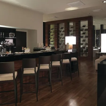 Awesome In With 2 Bedrooms, Wifi And Swimming Pool Novi Vinodolski